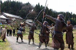 弓引き祭り画像