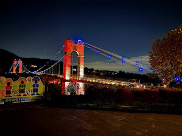 風の吊り橋ライトアップ