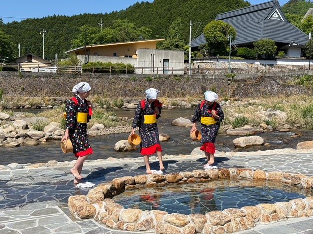 奥津温泉 足踏み洗濯実演（3月）